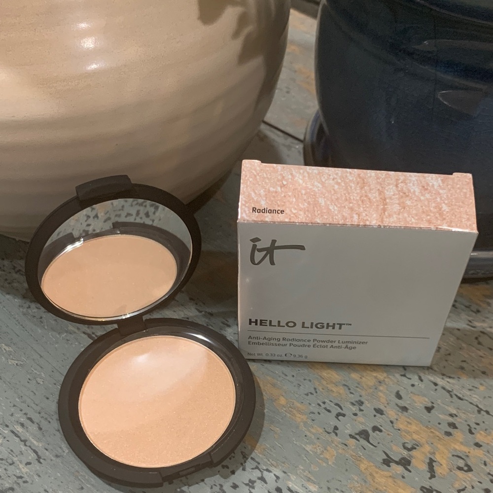 IT Cosmetics Hello Light Radiance Powder Luminizer - “Radiance”